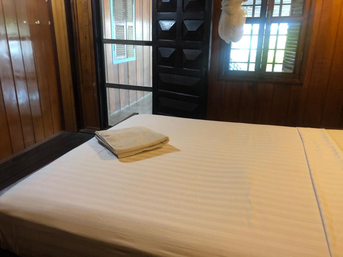 Nomad Guesthouse Кратьє Екстер'єр фото