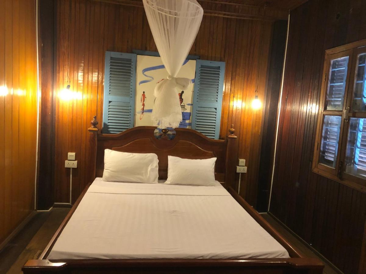 Nomad Guesthouse Кратьє Екстер'єр фото