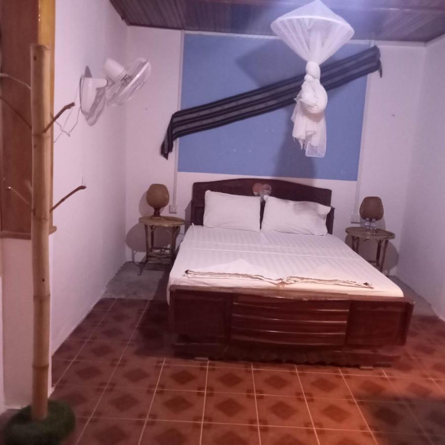 Nomad Guesthouse Кратьє Екстер'єр фото