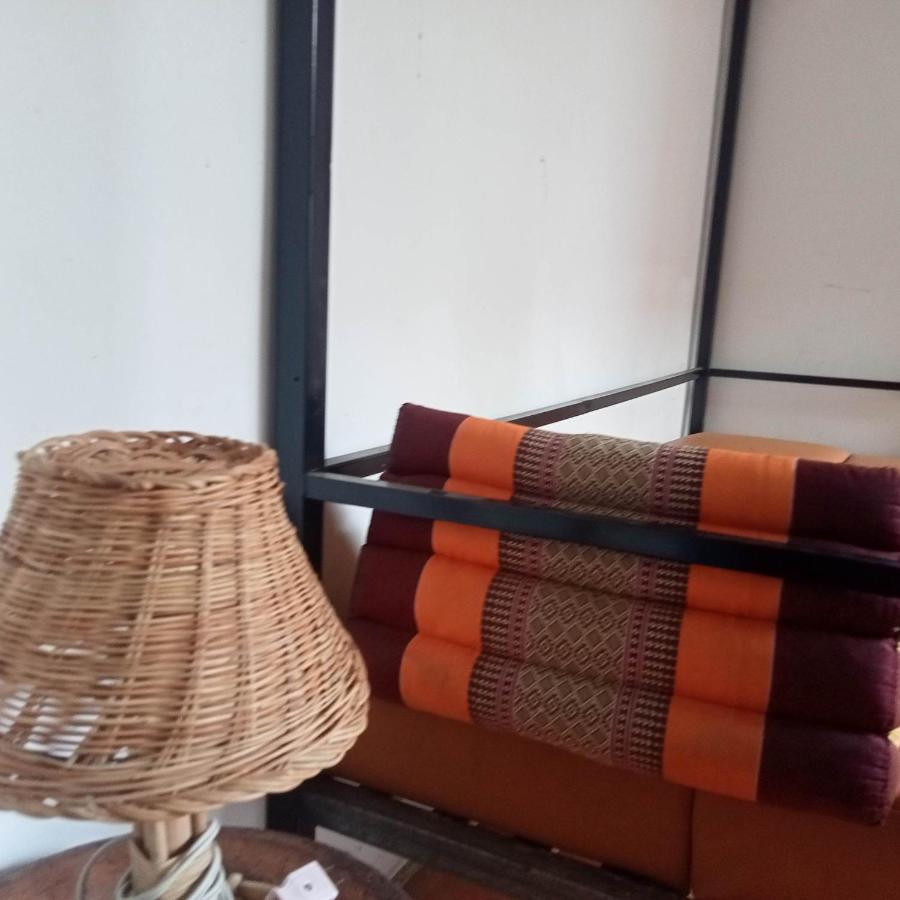 Nomad Guesthouse Кратьє Екстер'єр фото