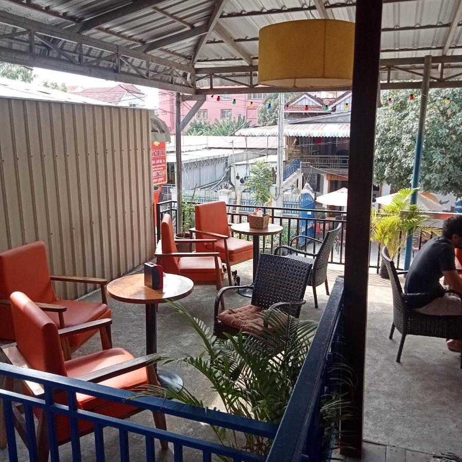 Nomad Guesthouse Кратьє Екстер'єр фото