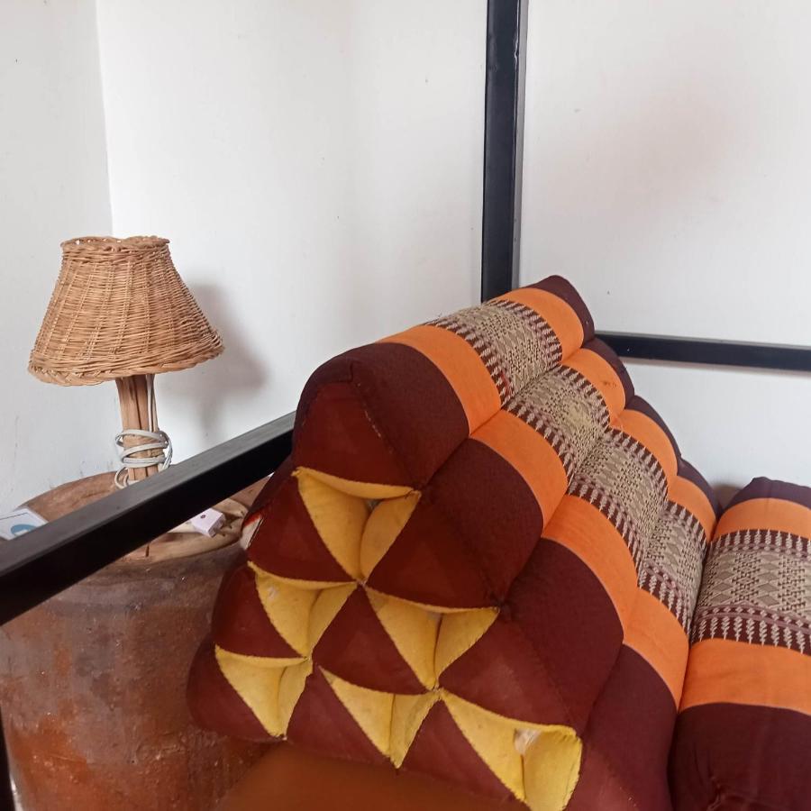 Nomad Guesthouse Кратьє Екстер'єр фото
